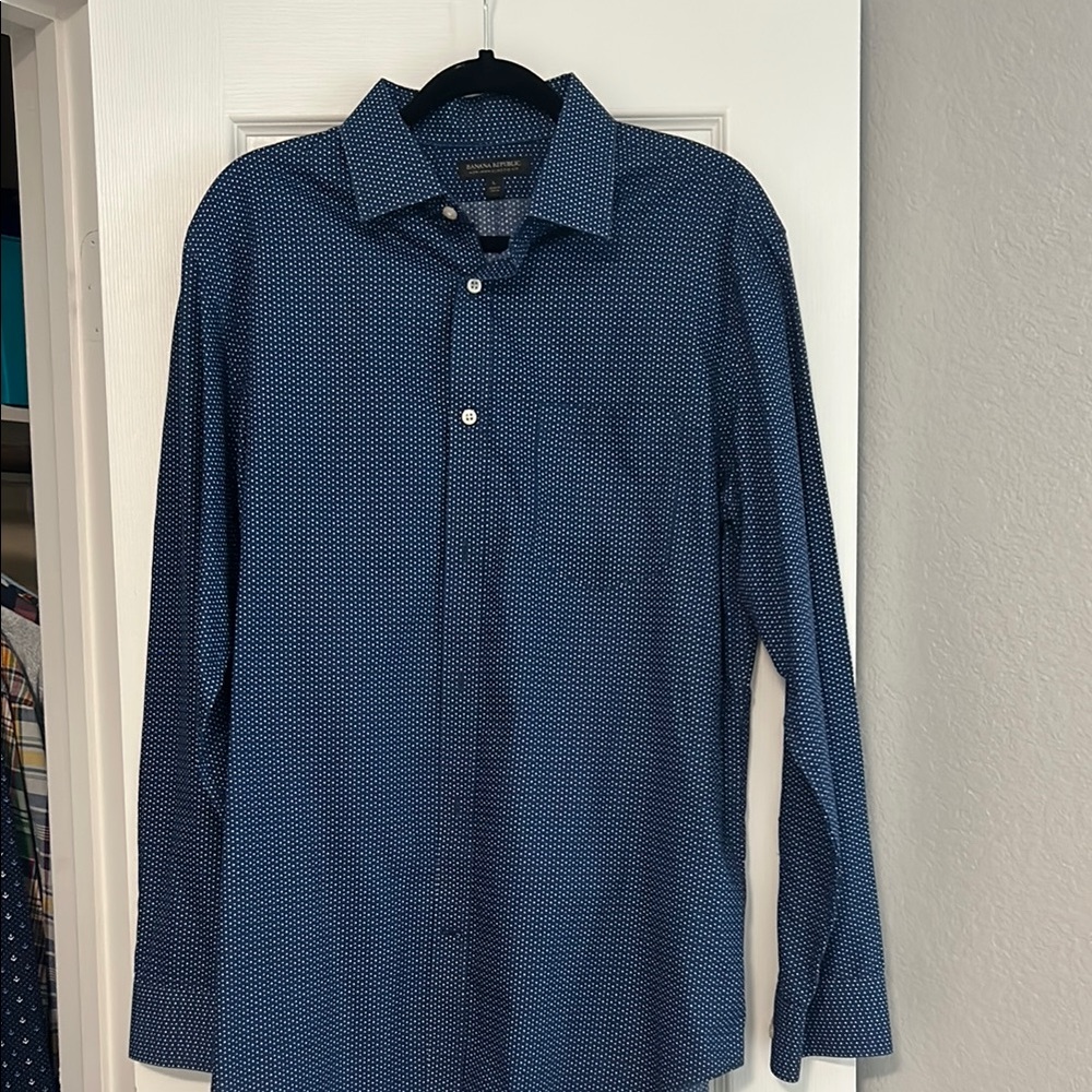 Banana Republic Blue Casual Button Down Shirt
